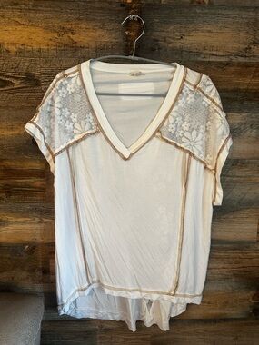POL White V-Neck Short Sleeve Lace Inset Top